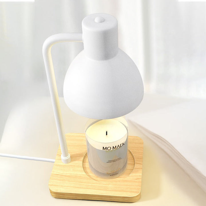 Lampe de table à une lumière avec abat-jour en dôme scandinave contemporain et base carrée en bois, effet cire fondue, pour chambre 