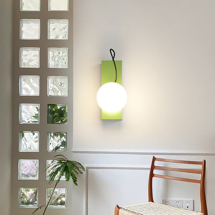 Applique murale contemporaine nordique en fer crème cuboïde déplaçable avec abat-jour sphérique magnétique 1 lumière pour chambre 