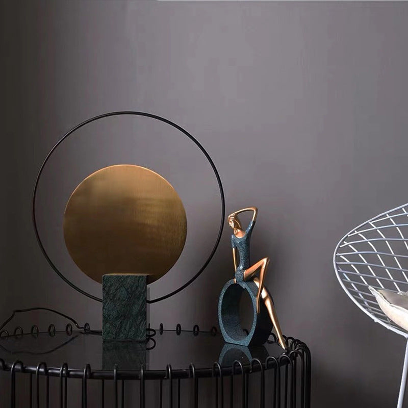 Zeitgenössische kreative Kreis Metallring Marmor Basis LED Tischlampe für Schlafzimmer 