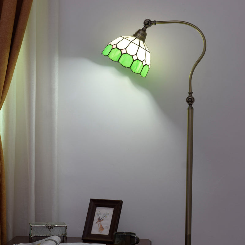 مصباح أرضي قائم بتصميم تقليدي من تيفاني بوعاء زجاجي دائري بنمط رقعة الشطرنج من الحديد بإضاءة واحدة لغرفة المعيشة 