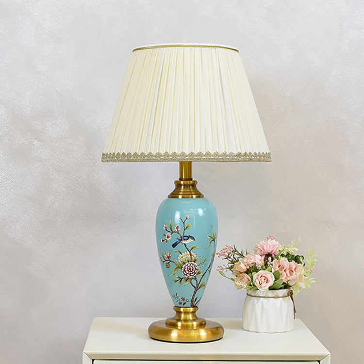 Traditionelle chinesische Vogel- und Blumenzylinder-Hardware-Keramikgewebe-1-Licht-Tischlampe für Schlafzimmer 