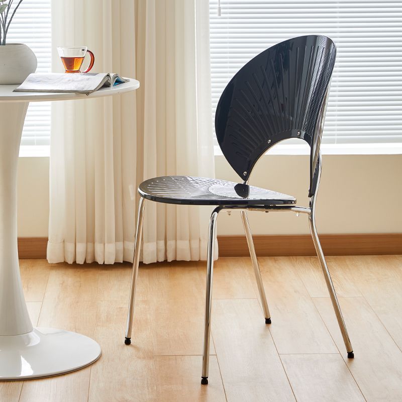 Moderner minimalistischer Stuhl aus ABS-Eisen mit Muschelschale und vier Beinen für das Wohnzimmer 