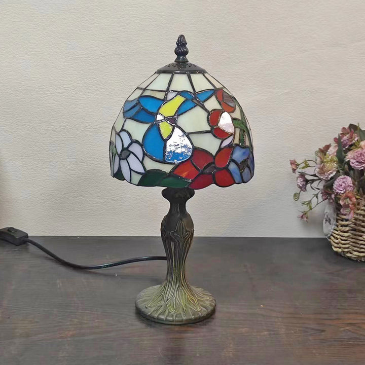 Lampe de table à 1 lumière en verre teinté en zinc à motif de fleurs traditionnelles Tiffany Dome pour chambre 