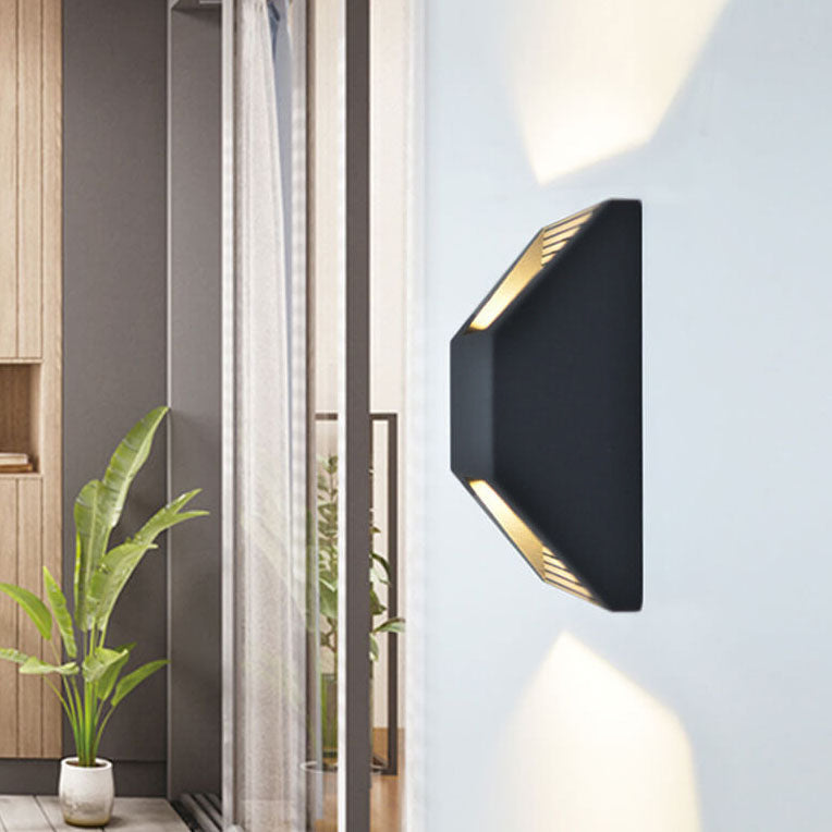 Apliques de pared LED impermeables con focos de geometría moderna para exteriores 