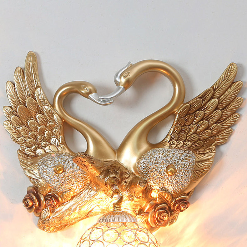 Traditionelle europäische Schwanenkugel-Harz-Eisen-1-Licht-Wandleuchterlampe für Wohnzimmer 