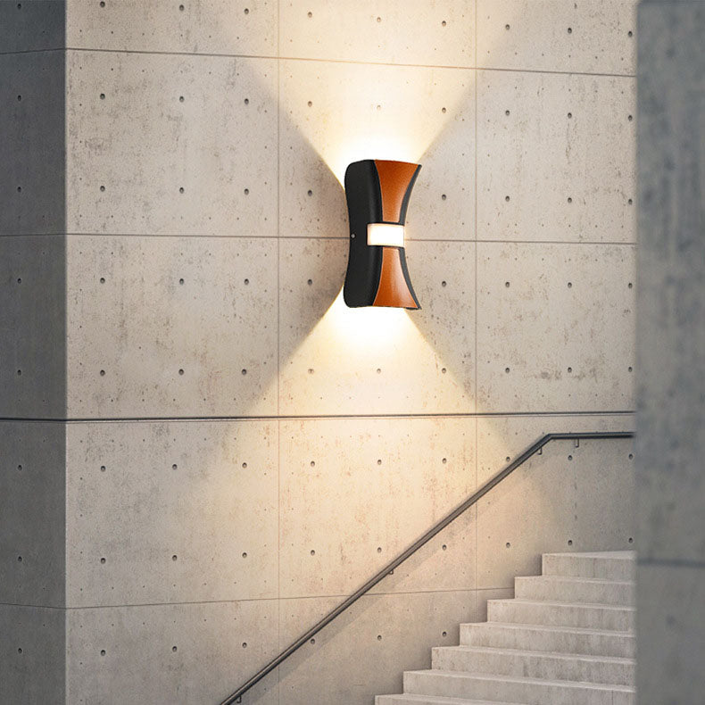 مصباح حائطي خارجي عصري بحواف مستديرة LED مقاوم للماء 