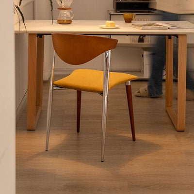 Chaise de salle à manger contemporaine rétro en bois de hêtre, fer, velours, éponge carrée avec dossier incurvé pour salle à manger 