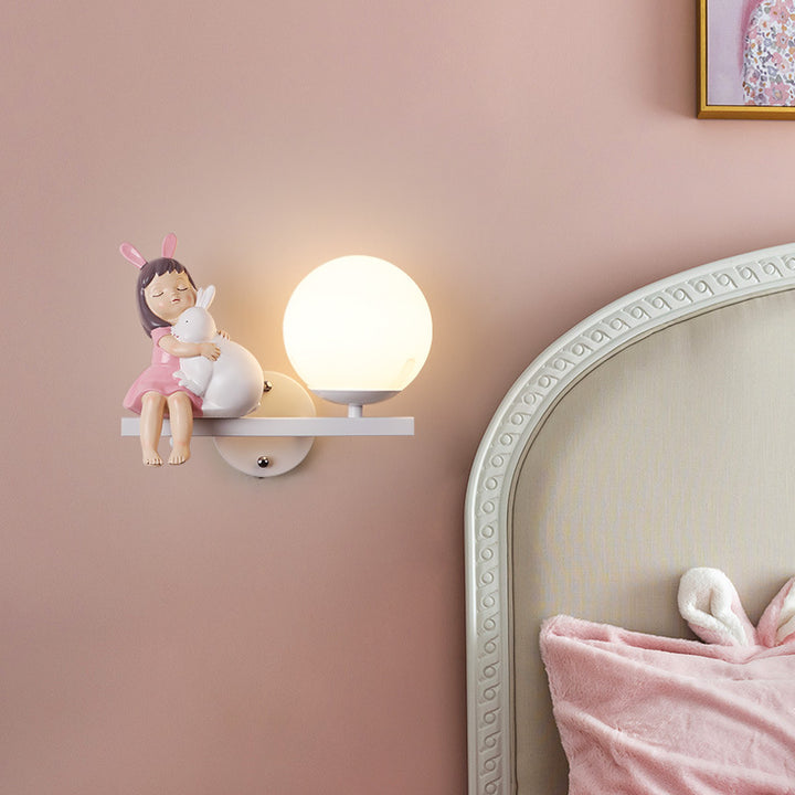 Zeitgenössische kreative Kinder Mädchen Einhorn Kugel Harz Eisen Glas 1-Licht Wandleuchte für Schlafzimmer 
