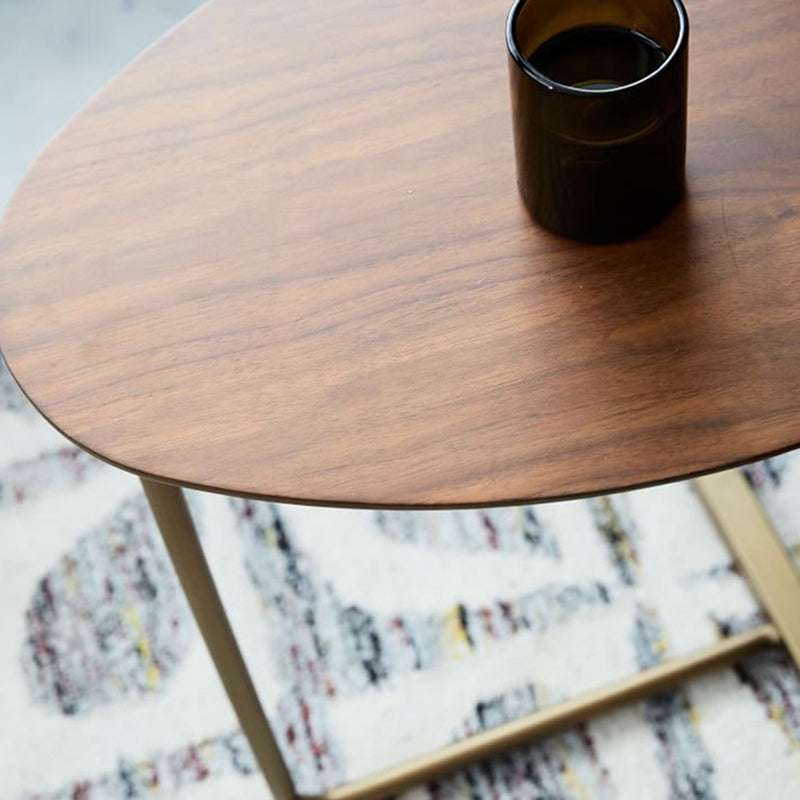 Zeitgenössischer kreativer ovaler Holz-Eisen-Beistelltisch mit 2 Ebenen für das Wohnzimmer 