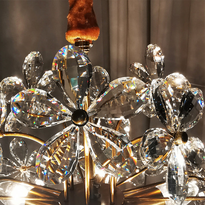 Lustres traditionnels français en cuivre et fer avec fleurs en cristal hémisphériques à 6/8 lumières pour chambre 
