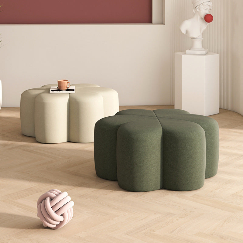 Tabouret en velours en forme de fleur de prunier nordique contemporain pour salon 