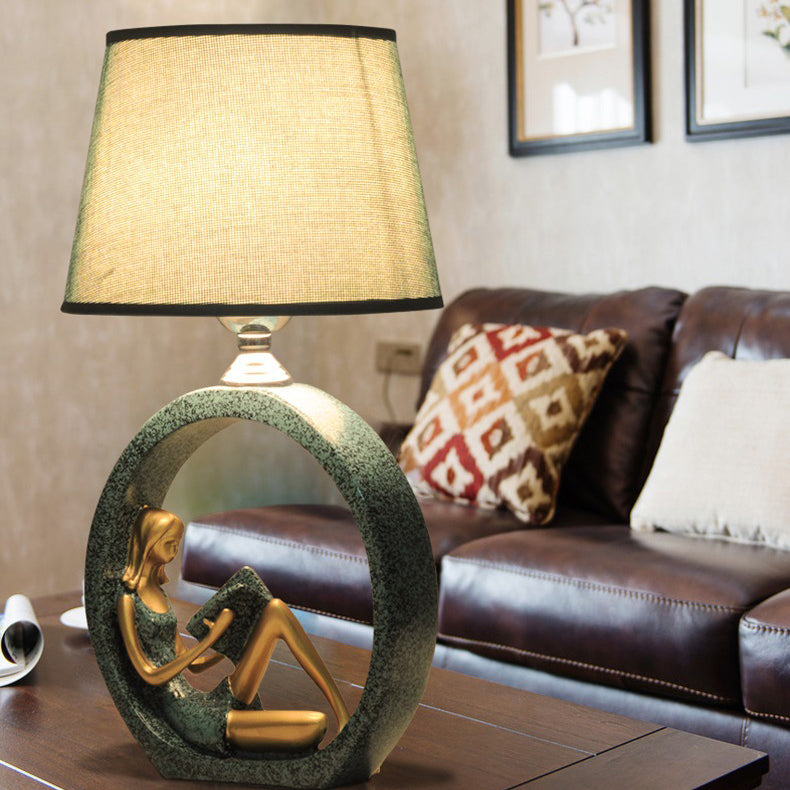 Lampe de table contemporaine créative ronde fille garçon en résine avec tissu 1 lumière pour salon 