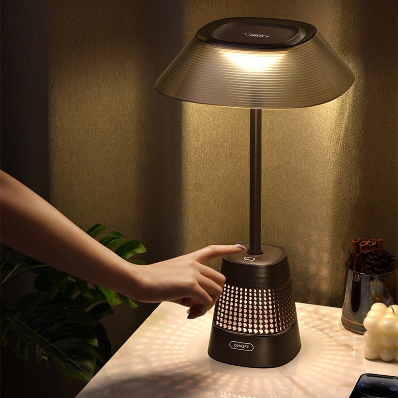 مصباح طاولة LED هندسي من المعدن ABS بتصميم بسيط وحديث لجانب السرير 
