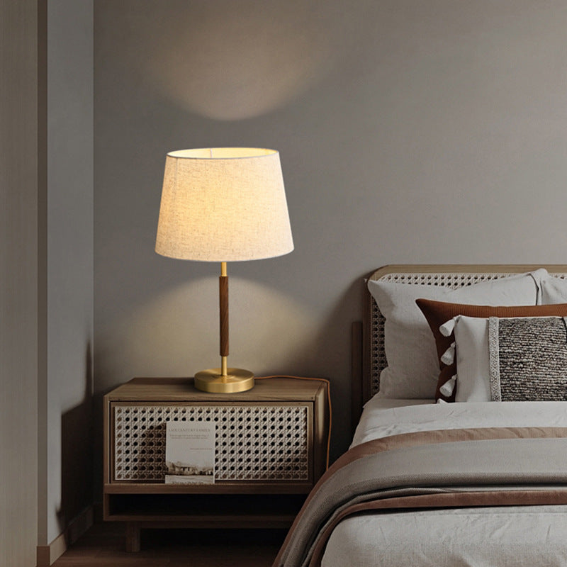 Lampe de table contemporaine rétro en laiton avec abat-jour en tissu cylindrique 1 lumière pour chevet 