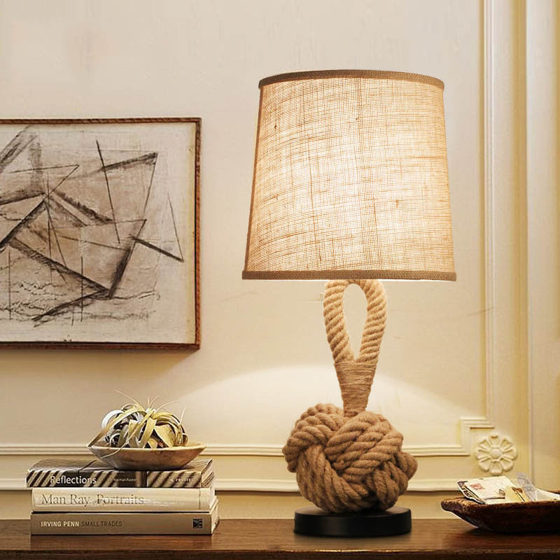 Traditionelle rustikale runde Eisen-Hanfseil-Leinen 1-Licht-Tischlampe für das Schlafzimmer 