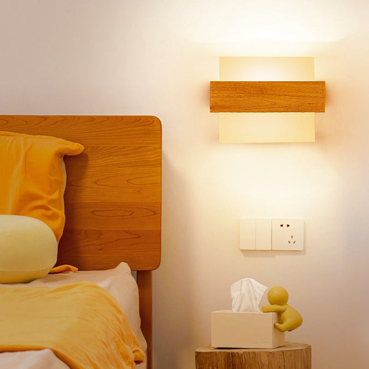 Lampe murale à une lumière cubique en bois et verre de style ferme traditionnelle pour chevet 