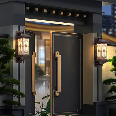مصباح شمسي مقاوم للماء LED بنمط عقدة صينية مربعة من الألمنيوم الصيني التقليدي للمساحات الخارجية 