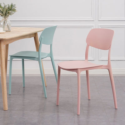 Chaise de salle à manger empilable carrée en plastique macaron nordique contemporain avec dossier ouvert pour salle à manger 