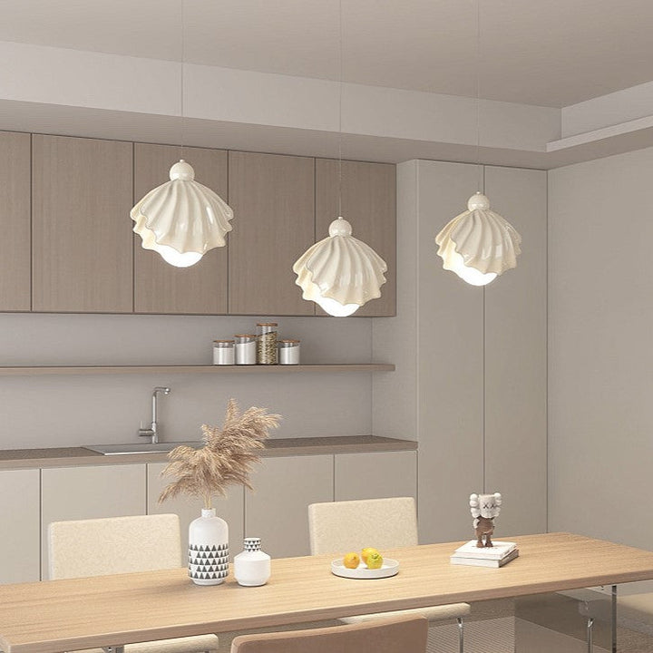 Zeitgenössische kreative Shell Eisen Harz Acryl LED Pendelleuchte für Wohnzimmer 