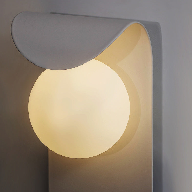 Contemporary Nordic Curved Oval Orb Hardware 1-Light Wall Sconce Lamp For Living Room
