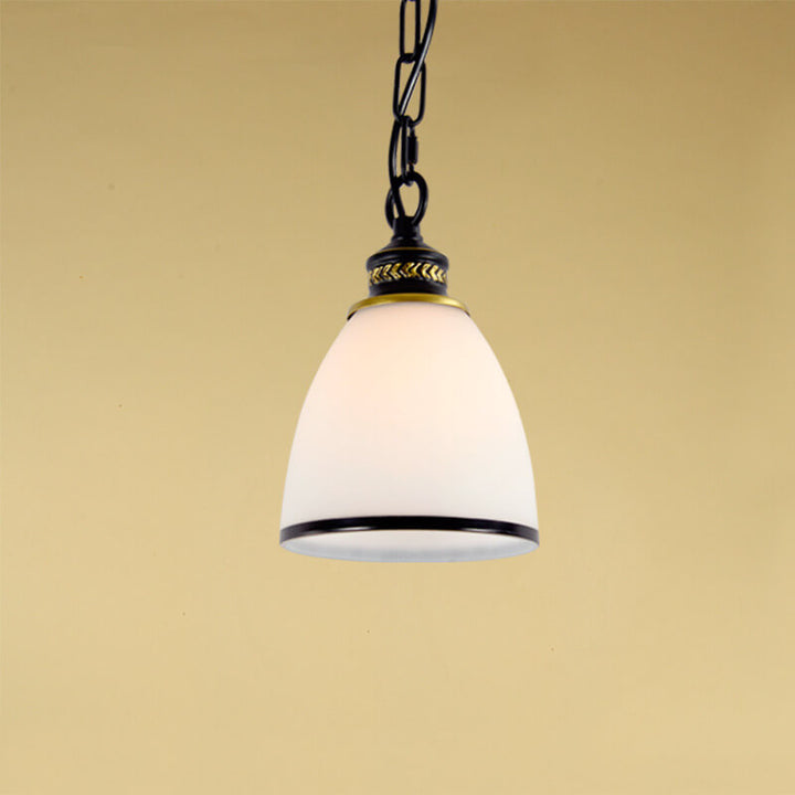 Traditionelle 1-flammige Pendelleuchte aus Eisen mit kegelförmigem Schirm aus satiniertem Glas im europäischen Stil für Wohnzimmer &amp; Schlafzimmer 