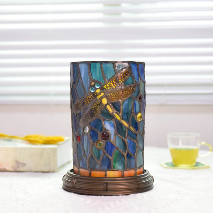 Traditionelle Tiffany-Buntglas-Libellen-Zylinderschirm-Harzsockel-LED-USB-Tischlampe für Unterhaltungsräume 