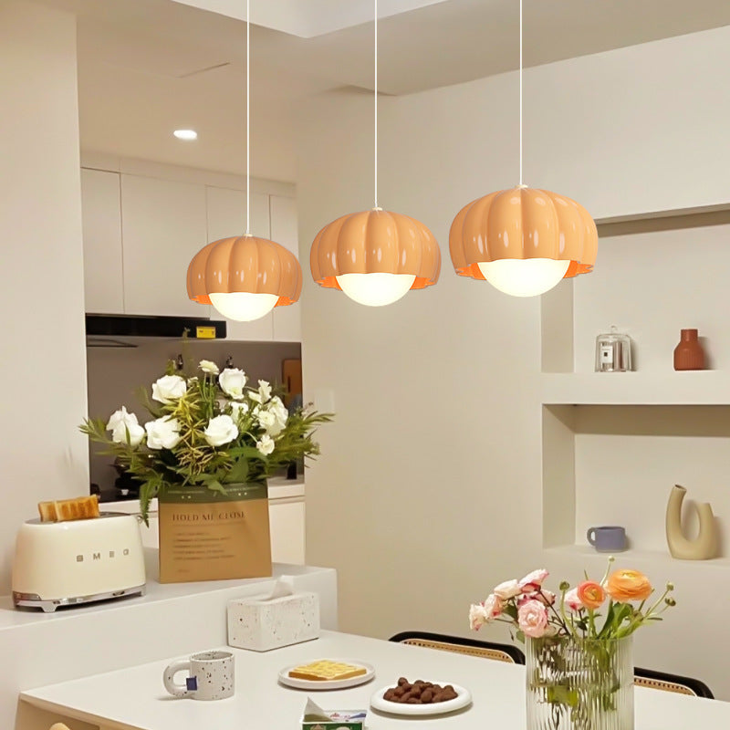 Moderne minimalistische Creme-Pod-Aluminiumharz-PE 1/3-Licht-Insel-Licht-Kronleuchter für Esszimmer 