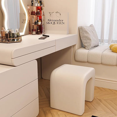 Tabouret de coiffeuse moderne minimaliste carré avec cadre en bois et cuir PU pour chambre 