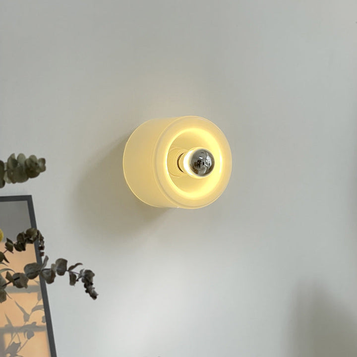 Applique murale moderne en fer rond à verre de style mi-siècle avec 1 lumière pour salon 