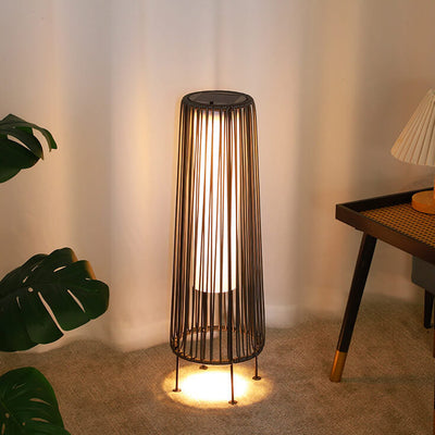 Moderne minimalistische solarbetriebene wasserdichte runde vertikale Zugleiste aus Eisen-Rattan-LED-Stehlampe für die Außenterrasse 