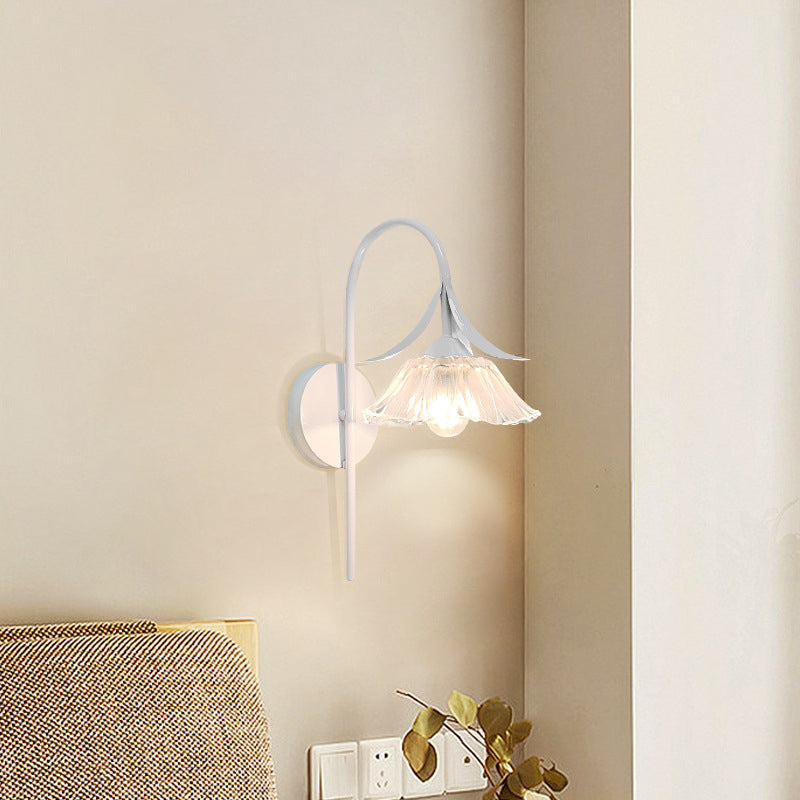 Applique murale contemporaine créative en fer avec abat-jour en verre en forme de fleur de lotus et cristal à 1 lumière pour salon 