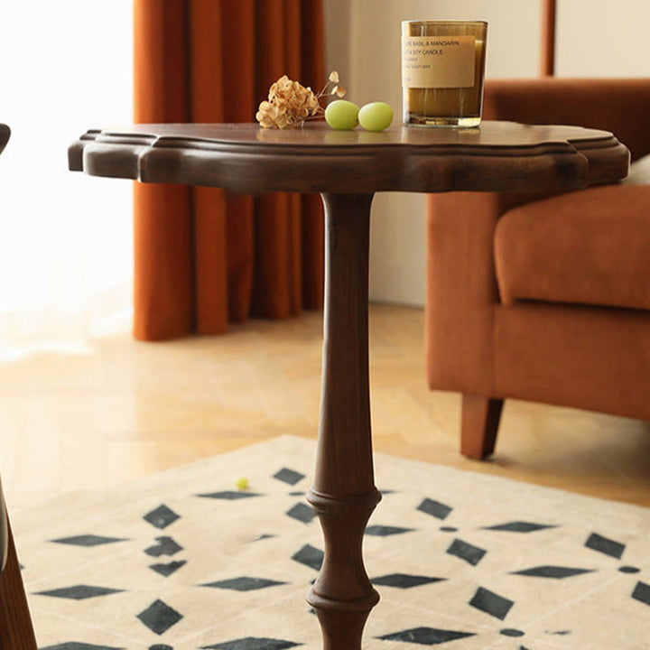 Mesa de café redonda vintage tradicional de abedul con encaje para sala de estar 