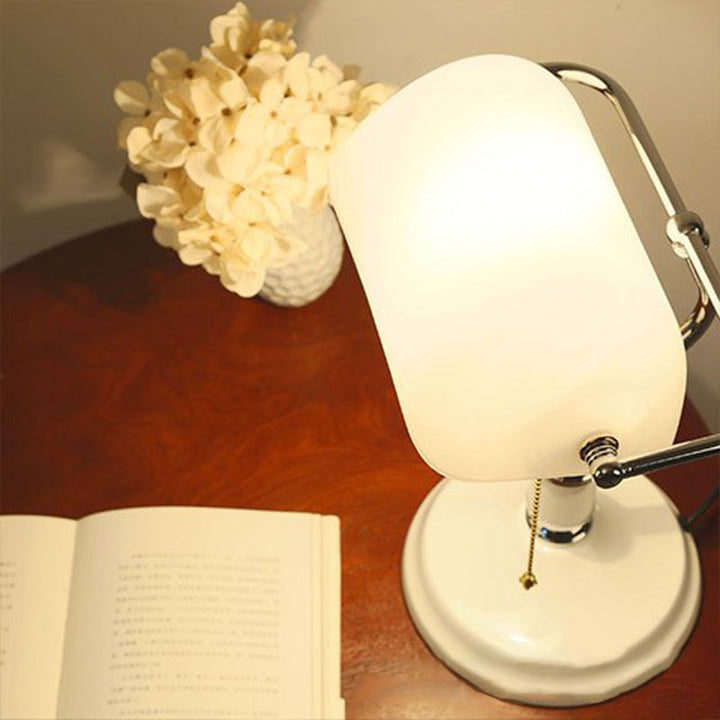Lampe de table moderne et créative en verre blanc laiteux à 1 lumière 