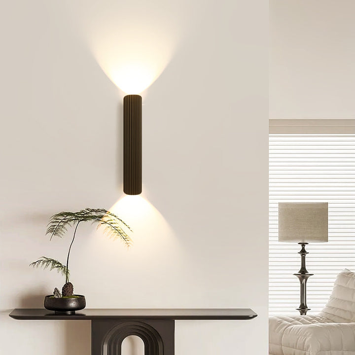 Lámpara de pared LED de cilindro minimalista moderno de hierro y aluminio con rayas para dormitorio 
