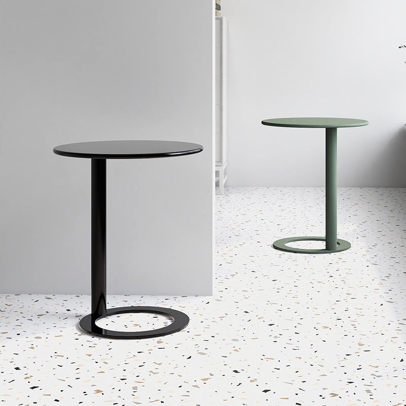 Moderner minimalistischer runder Metall-Beistelltisch für das Wohnzimmer 