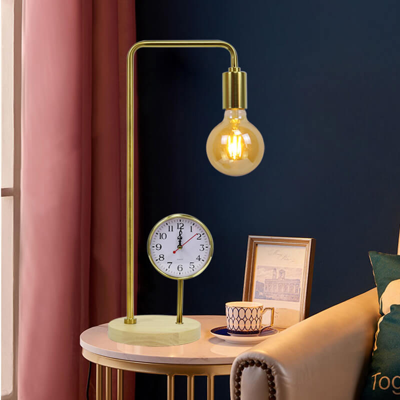 Reloj retro europeo de hierro electrochapado con base de madera y lámpara de mesa de 1 luz 