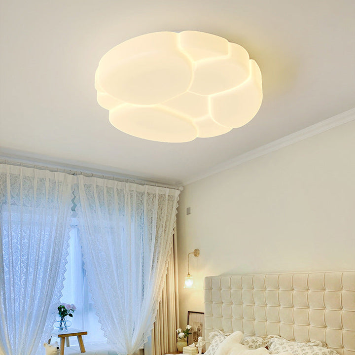 Moderne unbedeutende Deckenleuchte aus PE-Plätzchen-Wolken-Form-Eisen-LED für Schlafzimmer 