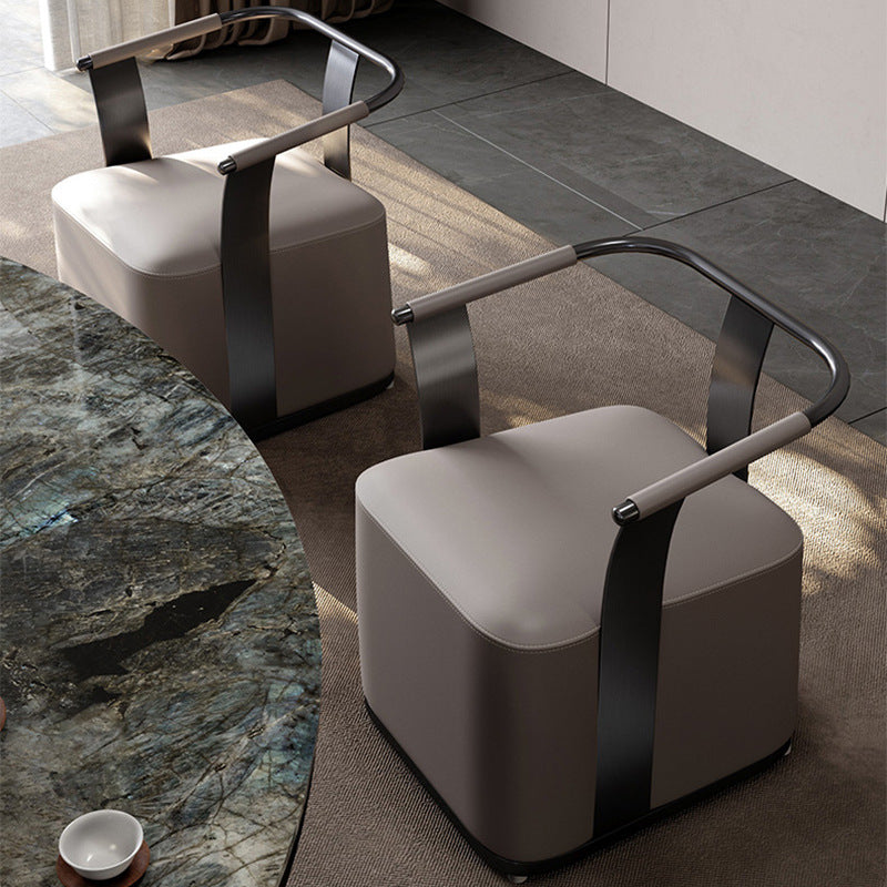 Moderner minimalistischer quadratischer Stuhl aus Edelstahl und Mikrofaserleder mit Rückenlehne und Armlehnen für das Wohnzimmer 