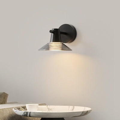 Zeitgenössische nordische Vollkupfer Acryl konische LED Wandleuchte Lampe für Wohnzimmer 