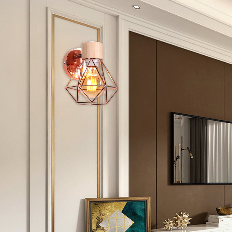 Zeitgenössische Luxus Eisen Holz Polygon Diamant 1-Licht Wandleuchte Lampe für Schlafzimmer 