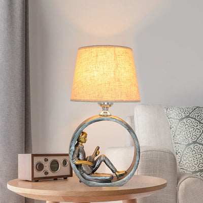 Zeitgenössische kreative runde Mädchen Jungen Harz Stoff 1-Licht Tischlampe für Wohnzimmer 