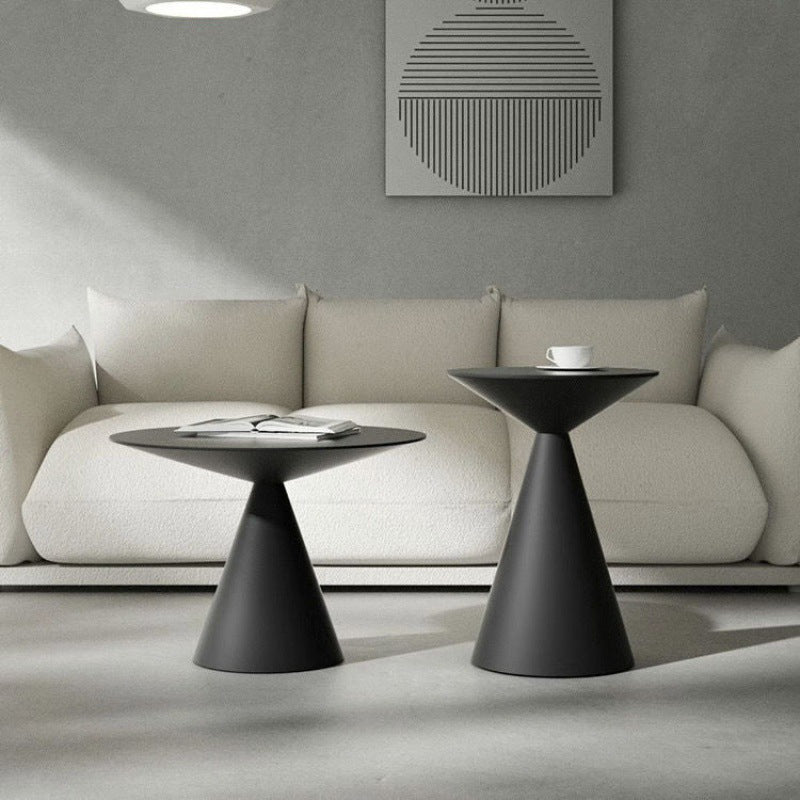 Moderner minimalistischer runder Kegel-Aluminium-Metall-Beistelltisch 1-stufig für das Wohnzimmer 