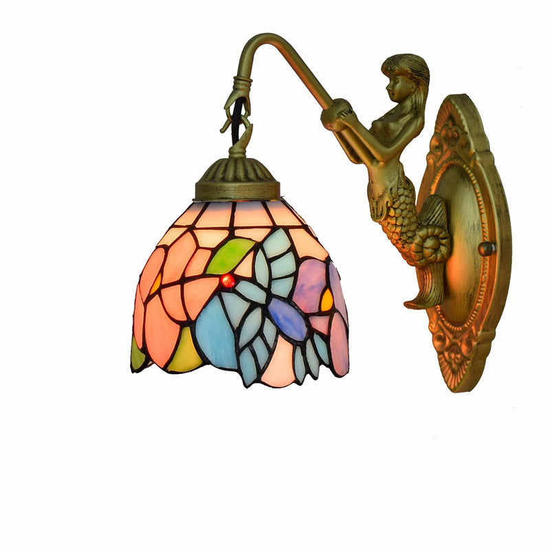Lámpara de aplique de pared de 1 luz con brazo de lámpara de hardware sirena y pantalla floral de vidrio teñido tradicional de Tiffany para sala de estar 