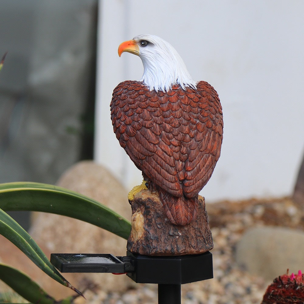 Iluminación exterior LED de águila de resina plástica impermeable solar de arte moderno Deco para jardín 