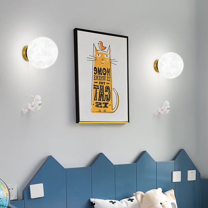 Lámpara de pared con astronauta de resina impreso en 3D contemporáneo creativo con pantalla de luna de 1 luz para dormitorio 