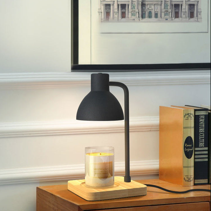 Lampe de table à une lumière avec abat-jour en dôme scandinave contemporain et base carrée en bois, effet cire fondue, pour chambre 