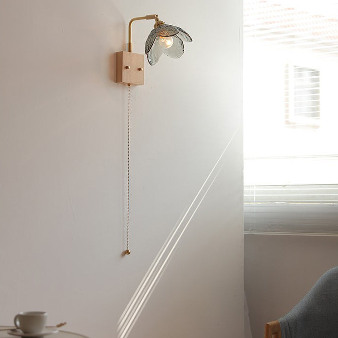 Lampe murale à tirette hémisphérique en bois, laiton, verre et fleur japonaise traditionnelle à 1 lumière pour chevet 