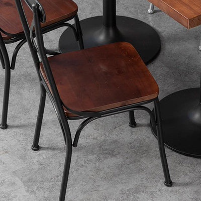 Ensemble de chaises et table de salle à manger en cuir industriel contemporain, bois, fer, avec dossier en forme de X pour salle à manger 