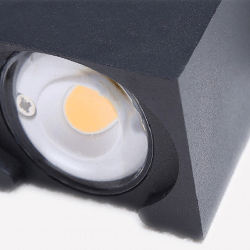 مصباح حائط LED من الألومنيوم على شكل عقدة صينية مقاوم للماء بتصميم بسيط حديث على شكل ساعة رملية للاستخدام في الفناء الخارجي 