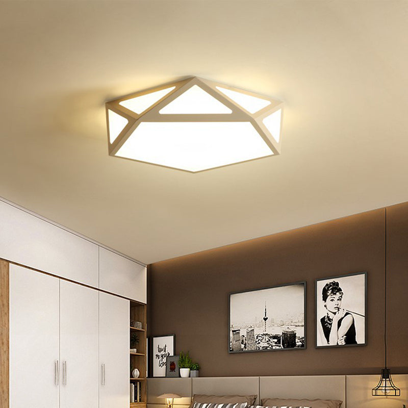 Plafonnier LED avec abat-jour acrylique ajouré et diamant de simplicité moderne pour salon 